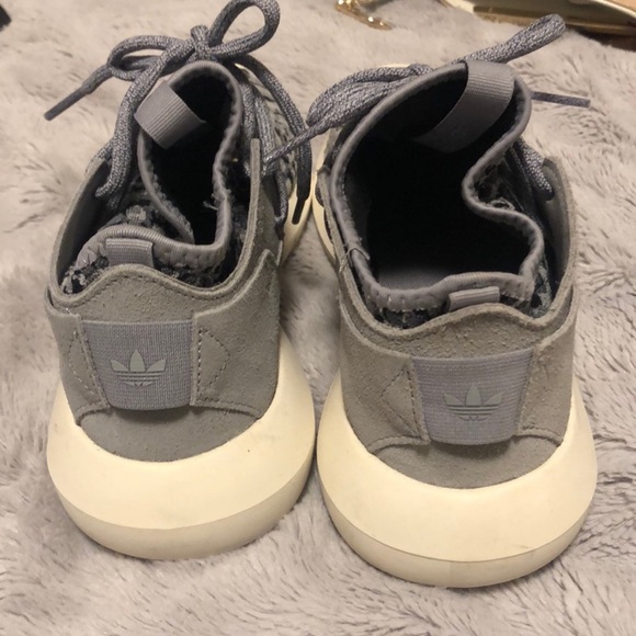 Adidas sneakers women size 7 - Picture 3 of 4